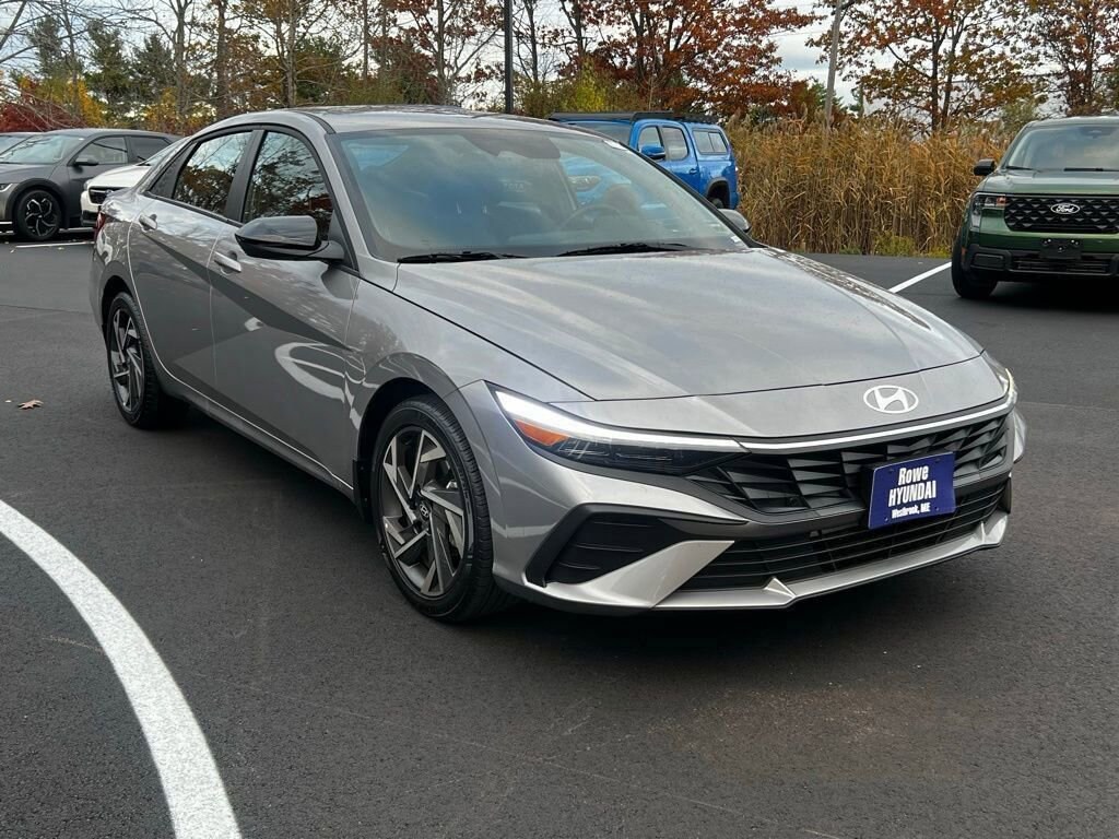 Used 2025 Hyundai Elantra SEL Sport Sedan