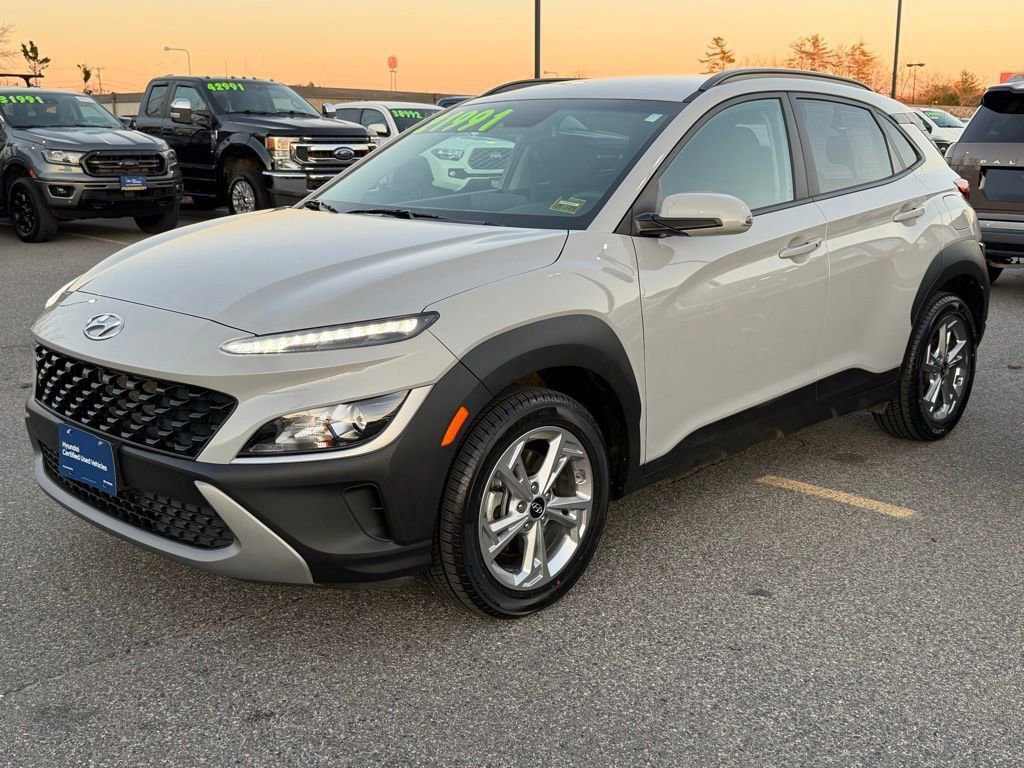 2023 Hyundai Kona SEL photo 3