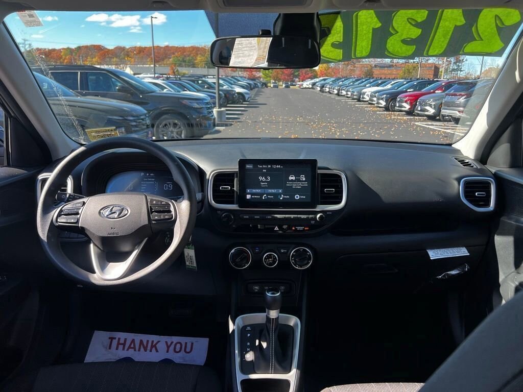 Used 2025 Hyundai Venue SE SUV