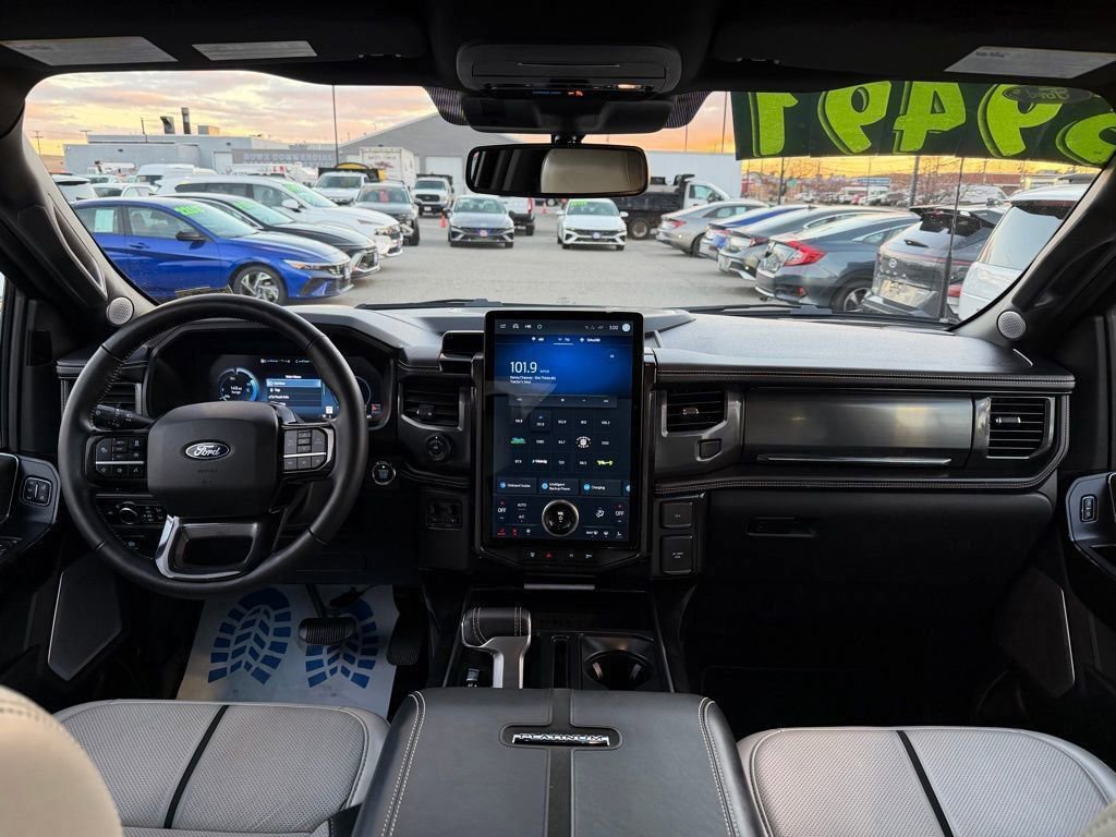 2024 Ford F-150 Lightning Platinum photo 2