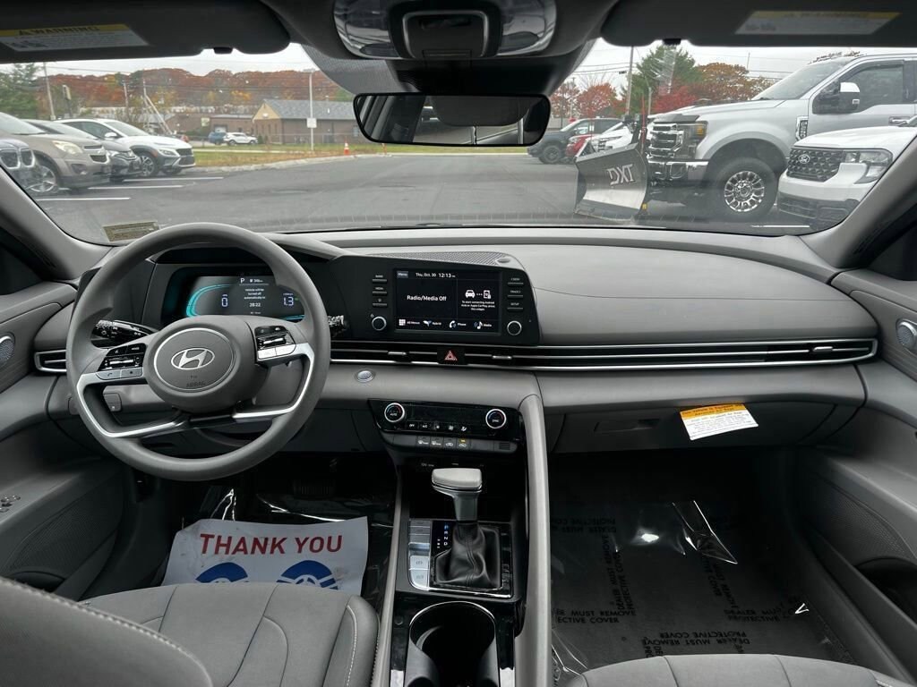 Used 2025 Hyundai Elantra Hybrid Blue Sedan