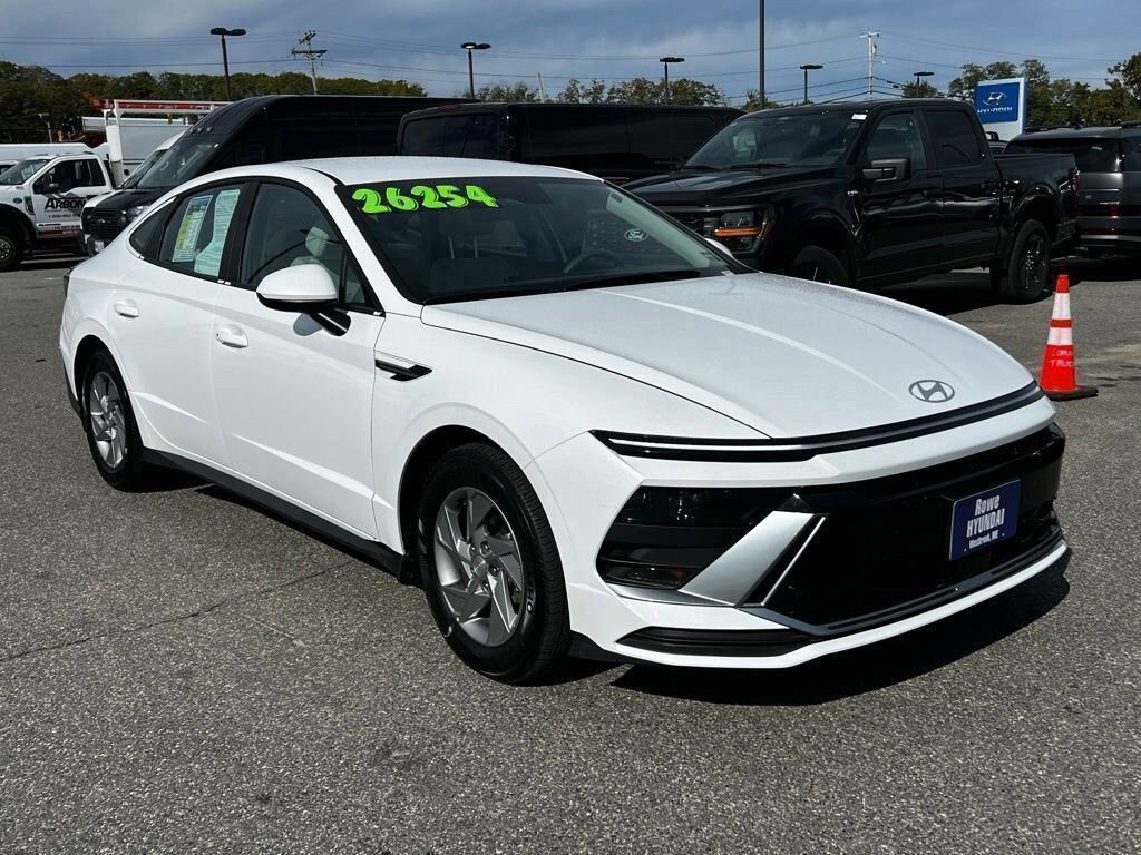 Used 2025 Hyundai Sonata SE Sedan
