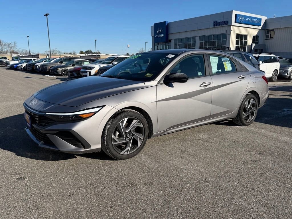 Used 2025 Hyundai Elantra SEL Sport Sedan
