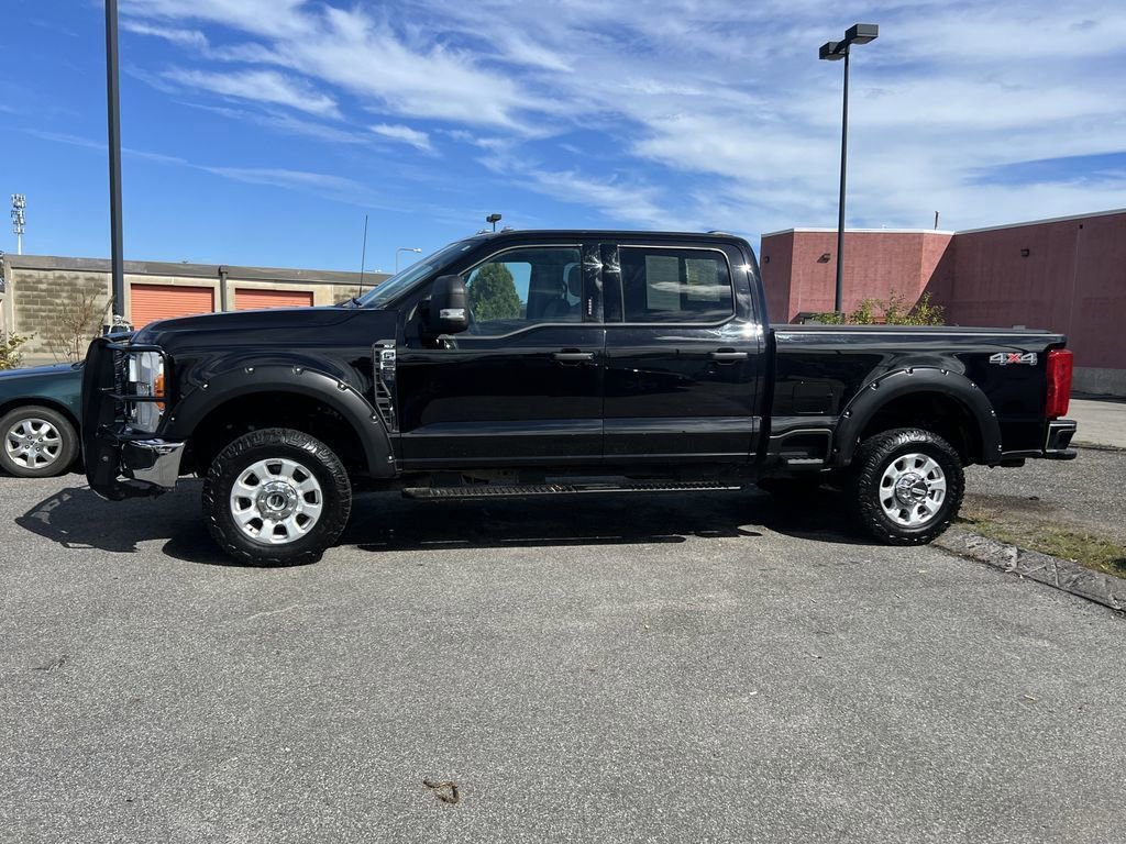 2023 Ford F-250 XLT photo 3
