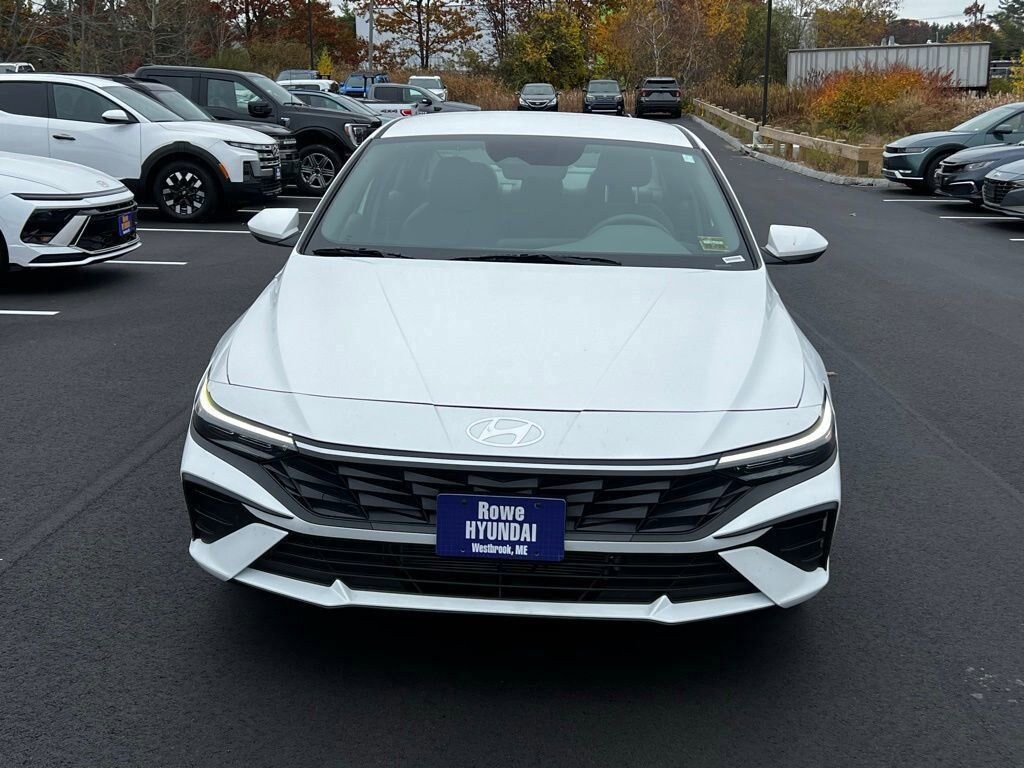 Used 2025 Hyundai Elantra Hybrid Blue Sedan