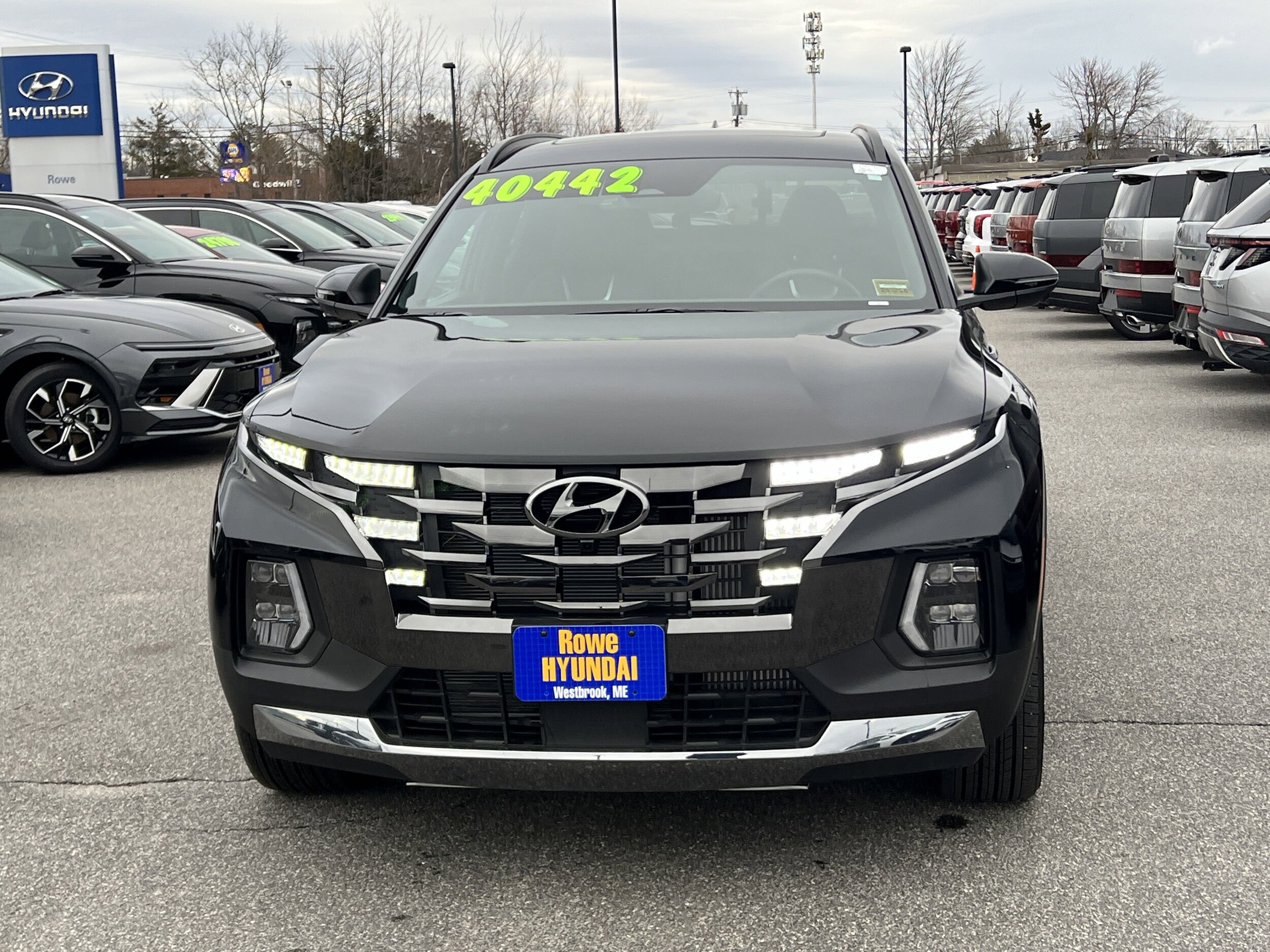 2024 Hyundai Santa Cruz Limited photo 2