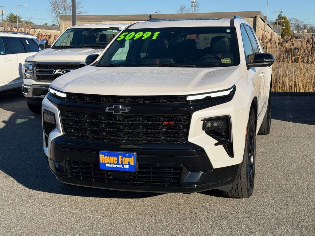 2024 Chevrolet Traverse RS photo 2