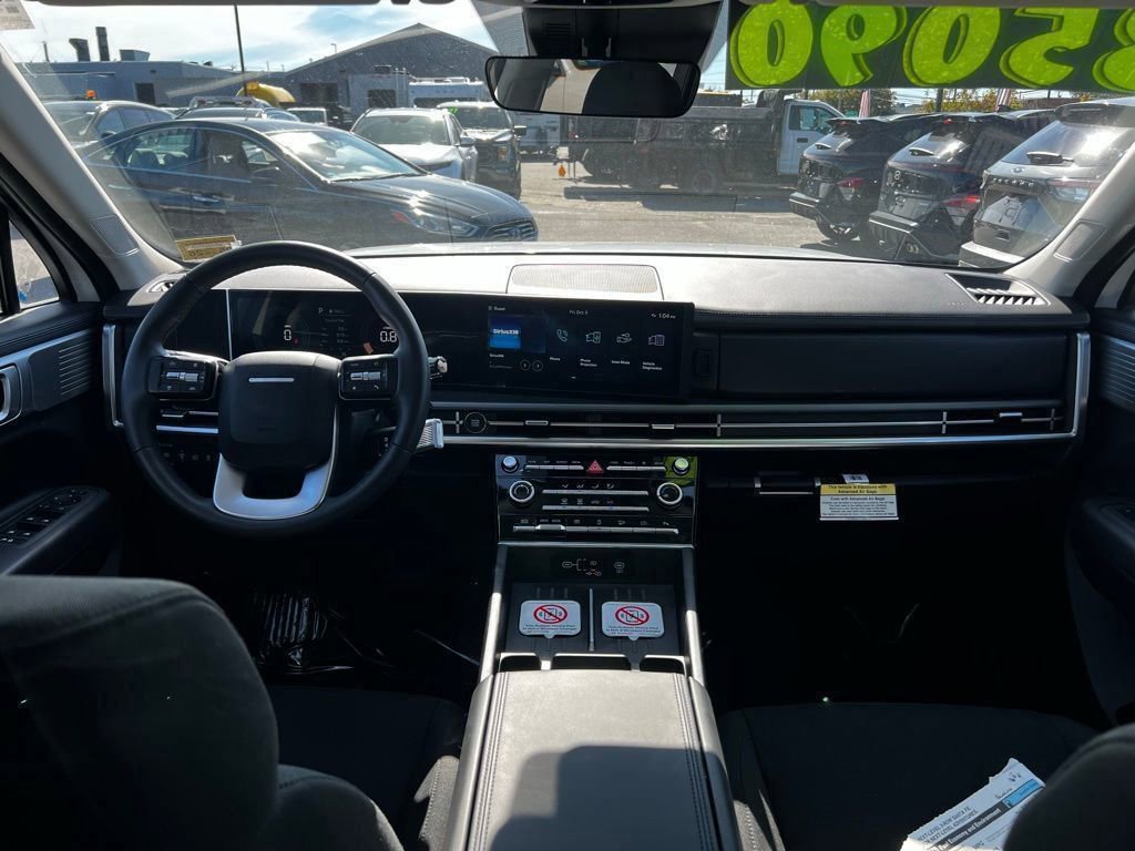 2025 Hyundai Santa Fe SE photo 4