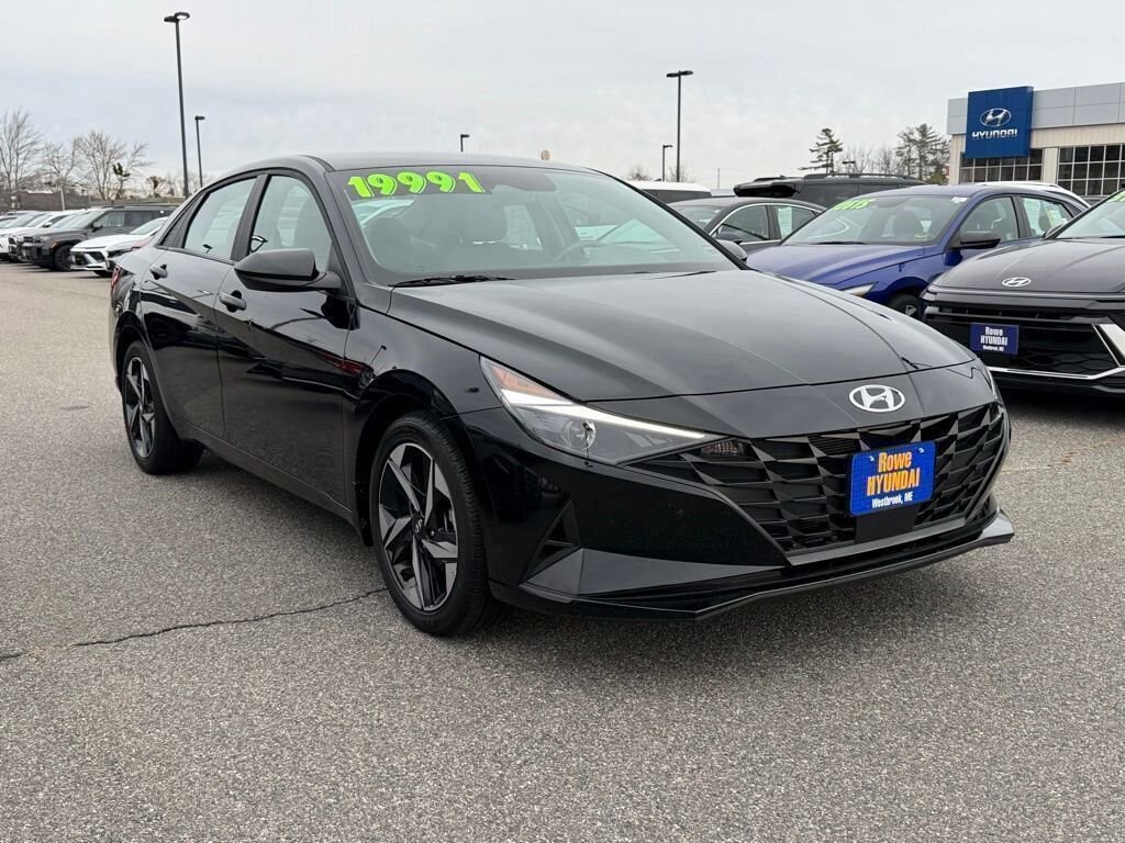 Used 2023 Hyundai Elantra SEL Sedan