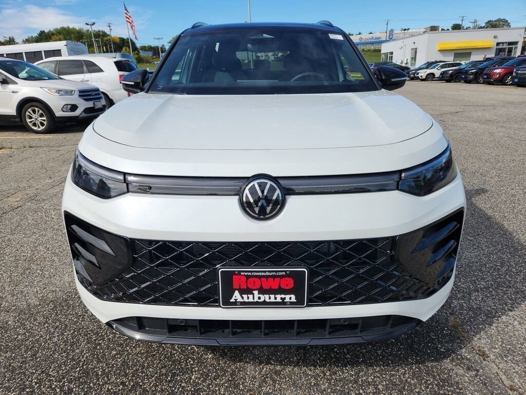 New 2025 Volkswagen Tiguan 2.0T SE R-Line Black SUV