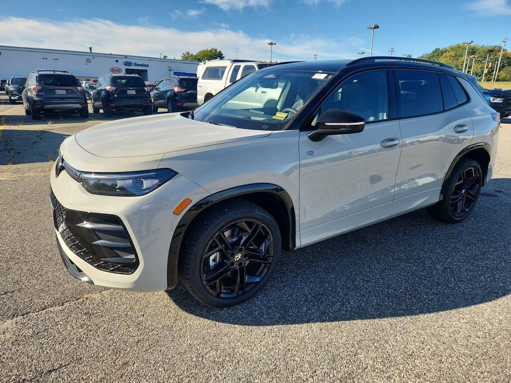 New 2025 Volkswagen Tiguan 2.0T SE R-Line Black SUV