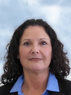 Staff member Lea Smith from ID_02e6185c4028
