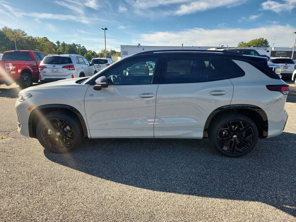 New 2025 Volkswagen Tiguan 2.0T SE R-Line Black SUV