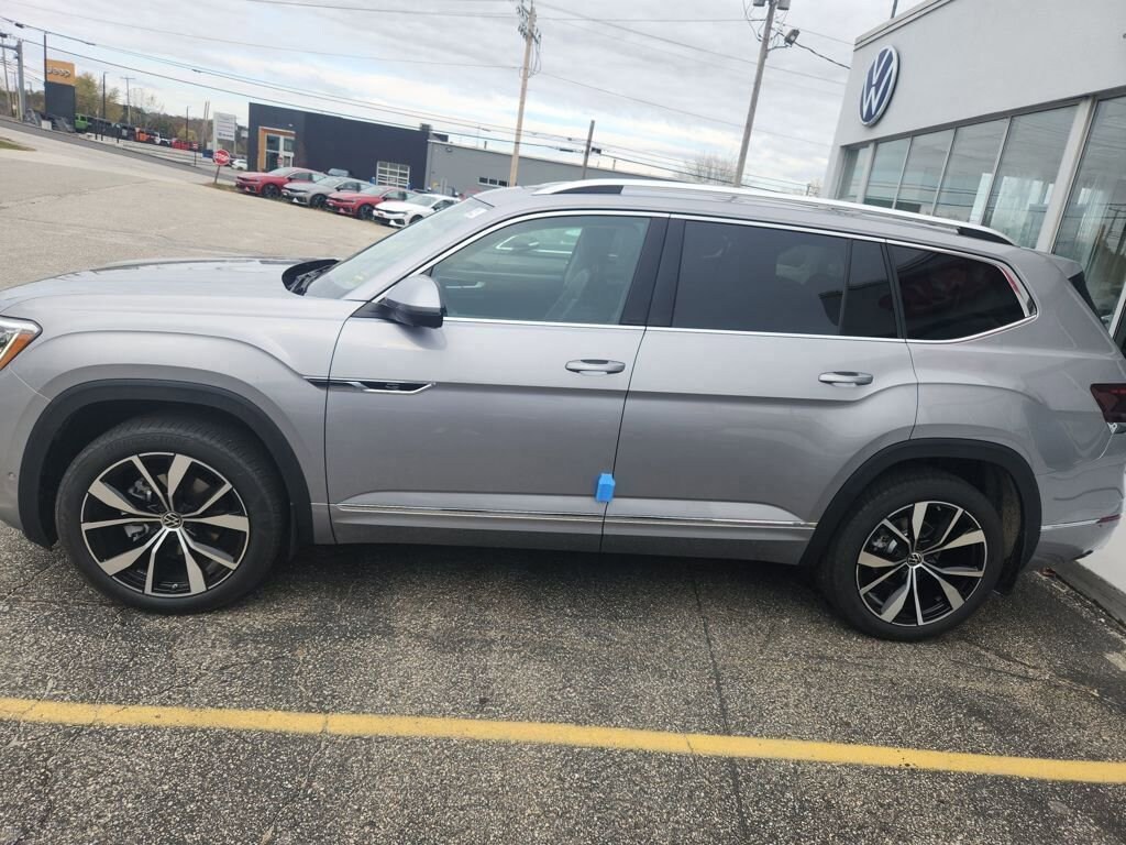 New 2026 Volkswagen Atlas 2.0T SEL Premium R-Line SUV