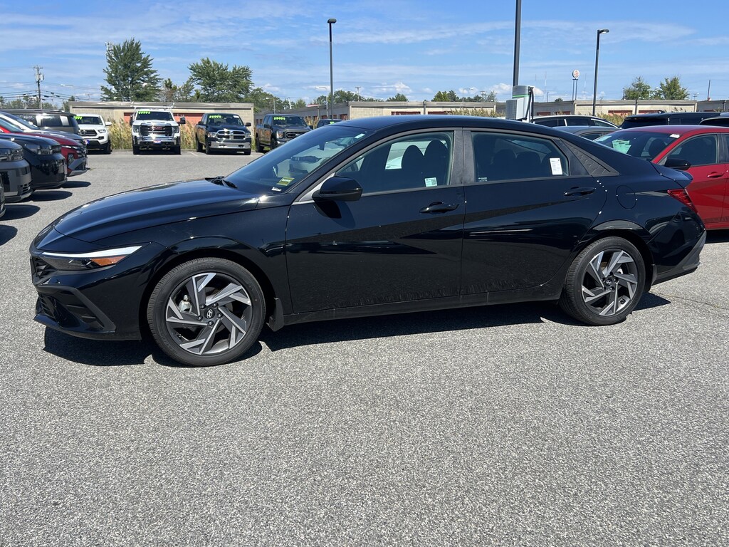 Certified 2025 Hyundai Elantra SEL Sport Sedan