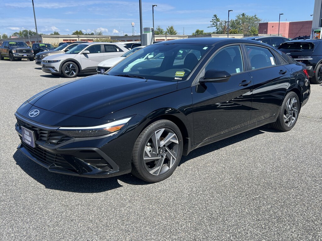Certified 2025 Hyundai Elantra SEL Sport Sedan