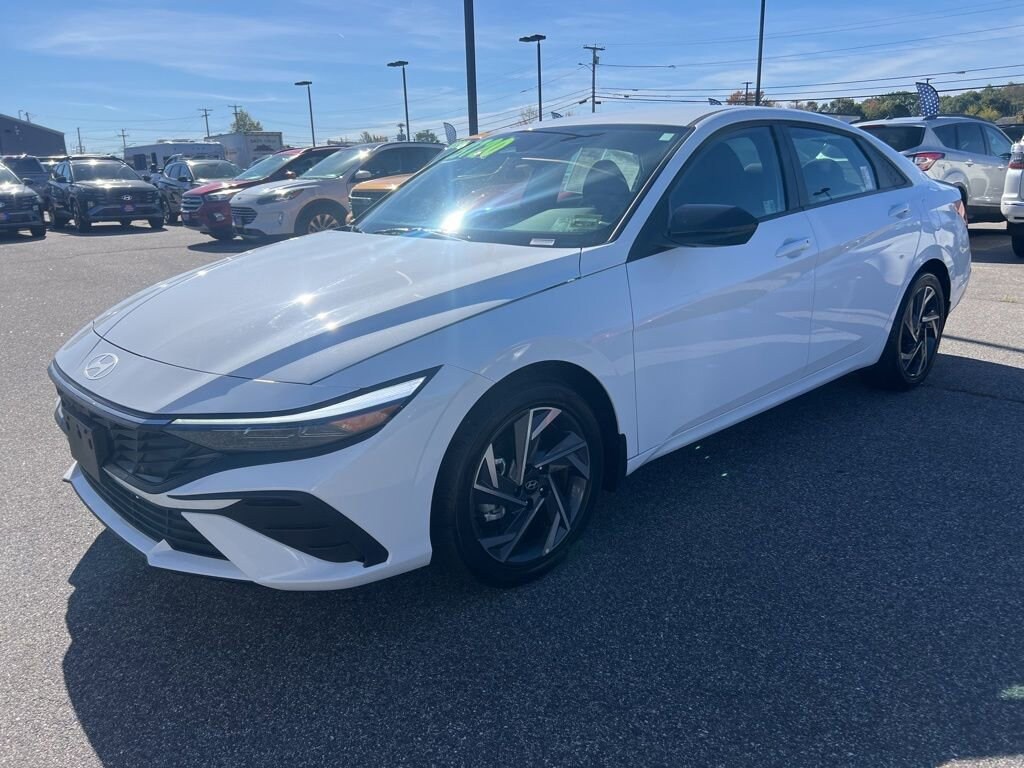 Certified 2025 Hyundai Elantra SEL Sport Sedan