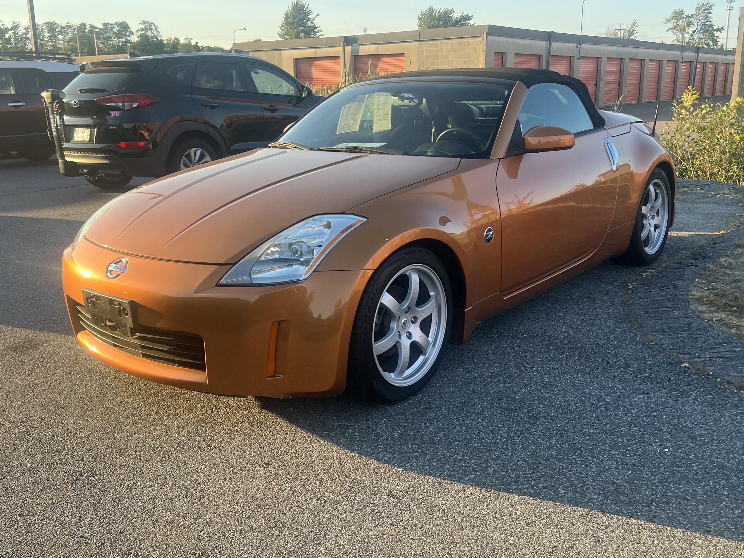 2004 Nissan 350Z Touring photo 3