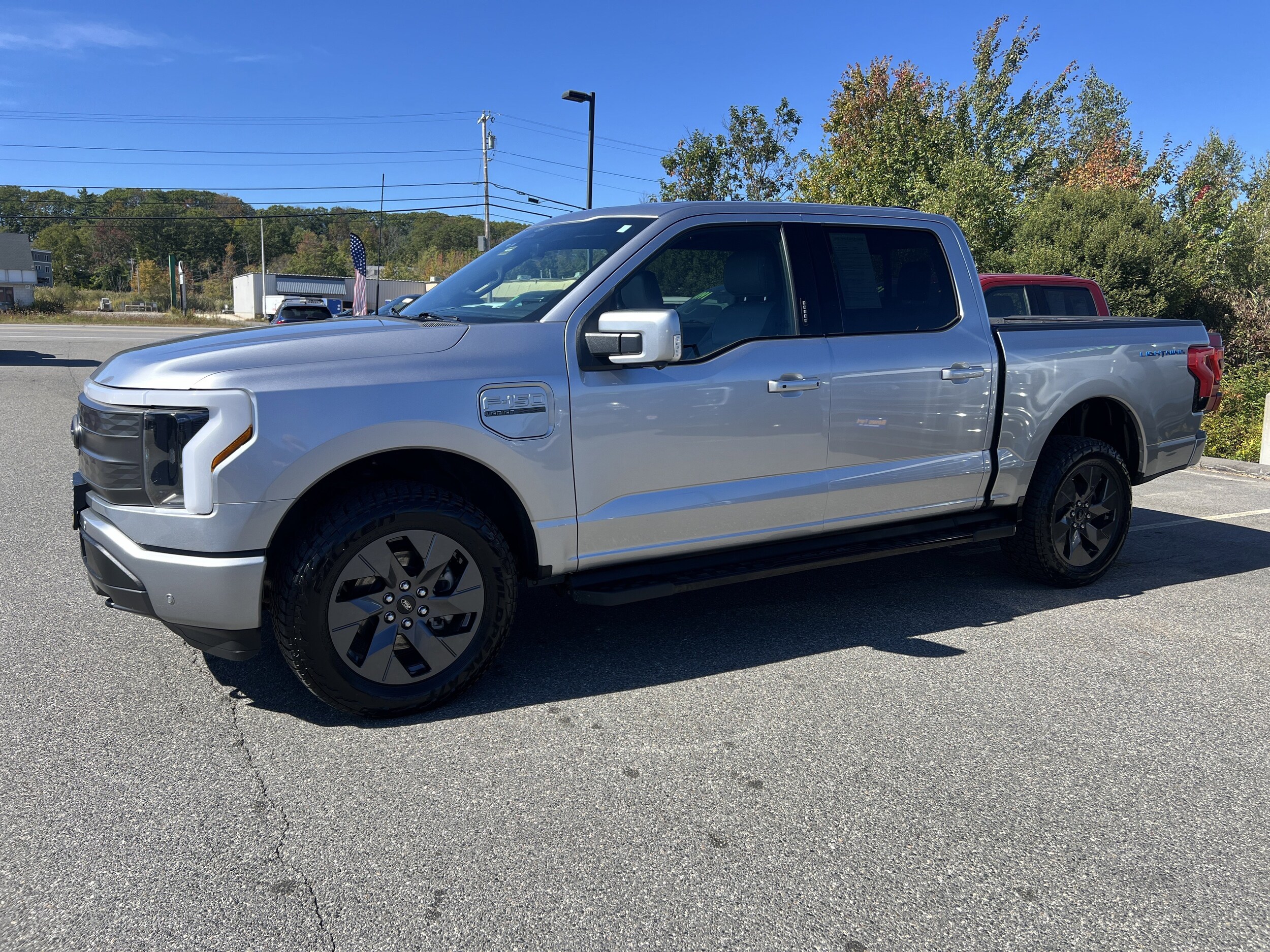 2022 Ford F-150 Lightning Lariat photo 4