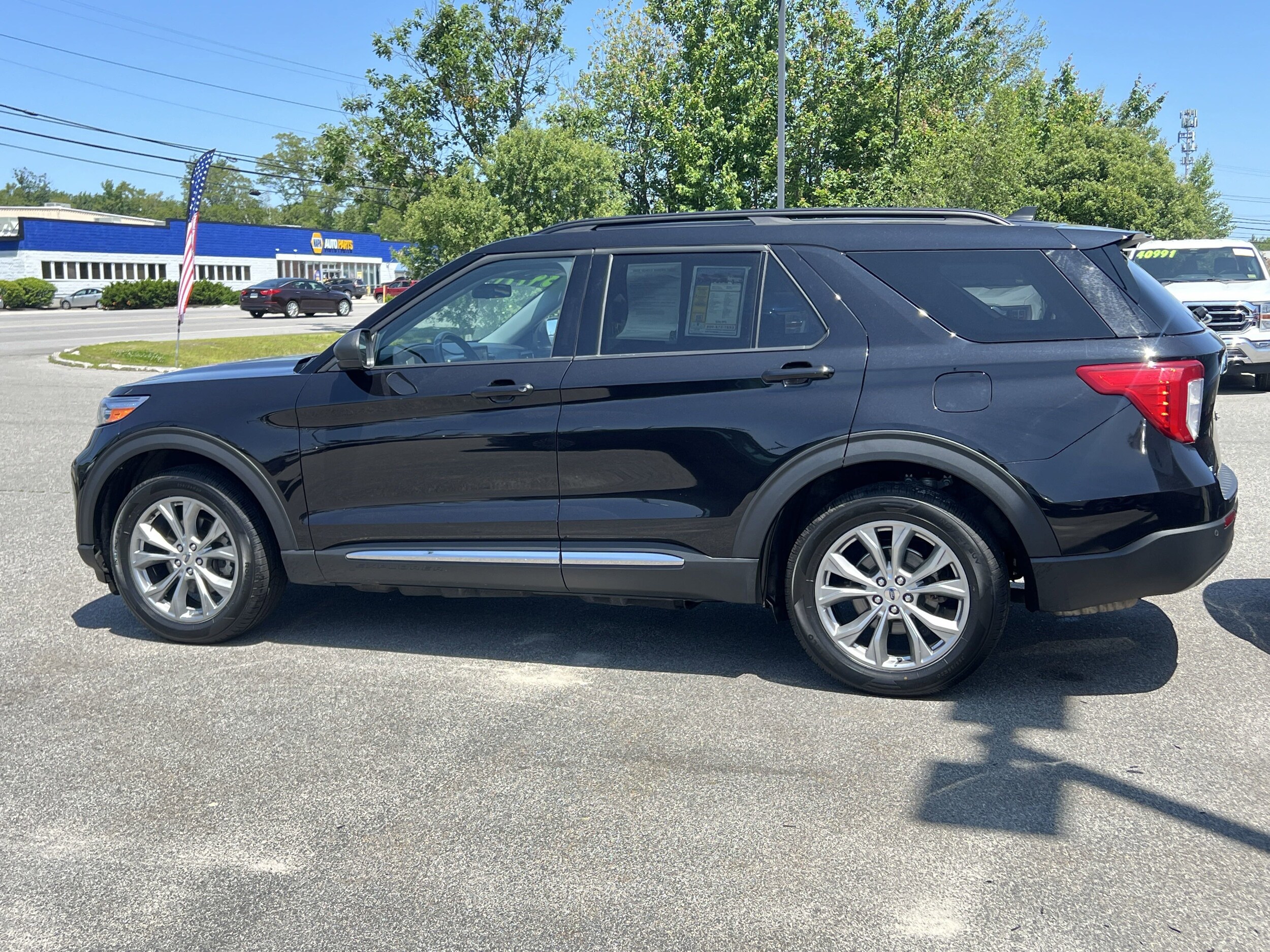 2023 Ford Explorer XLT photo 4