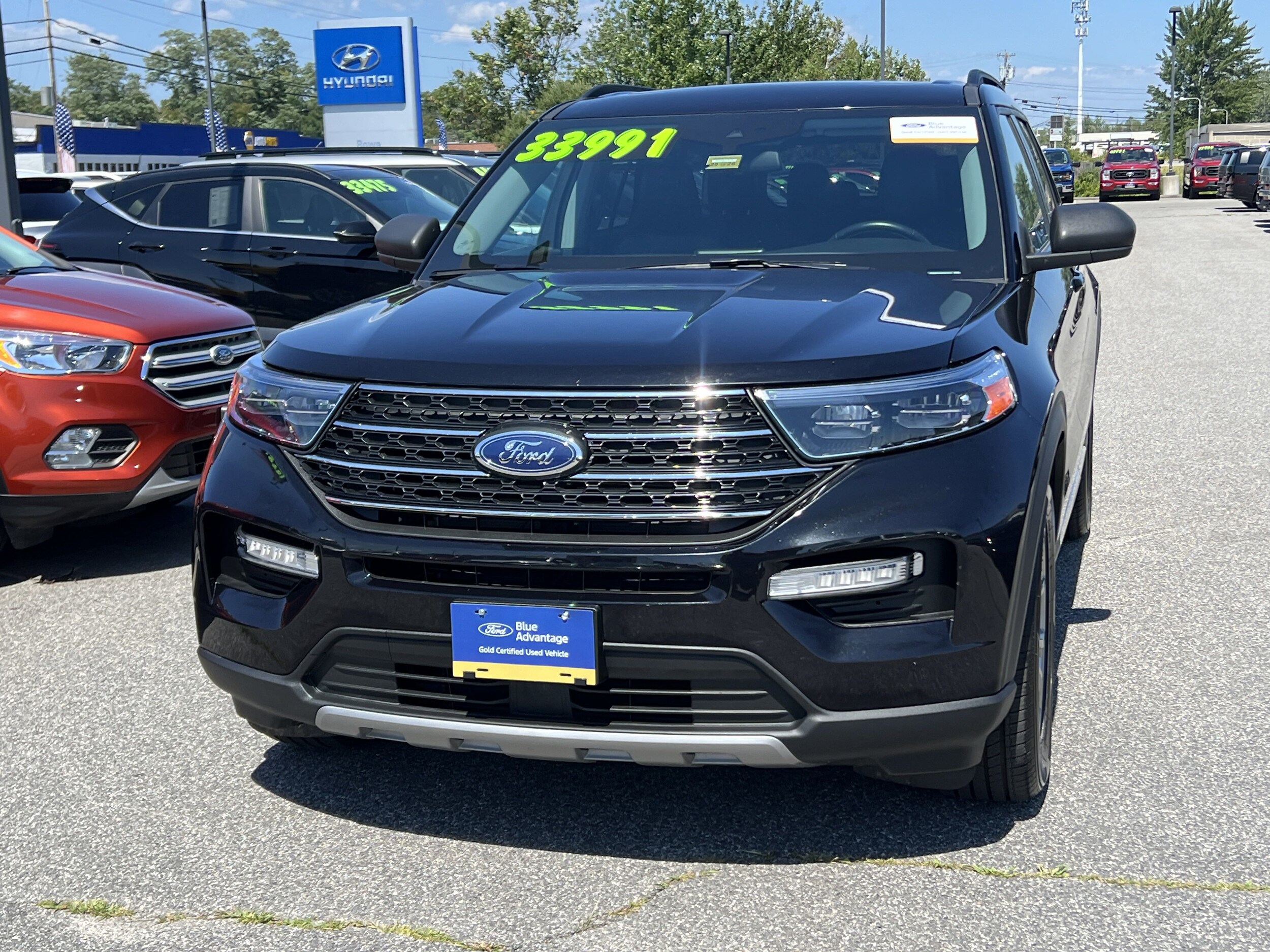 2023 Ford Explorer XLT photo 2