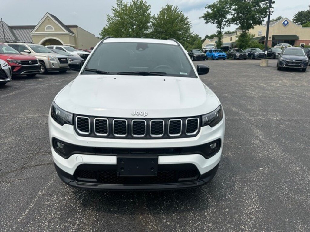 Used 2024 Jeep Compass Latitude Lux SUV