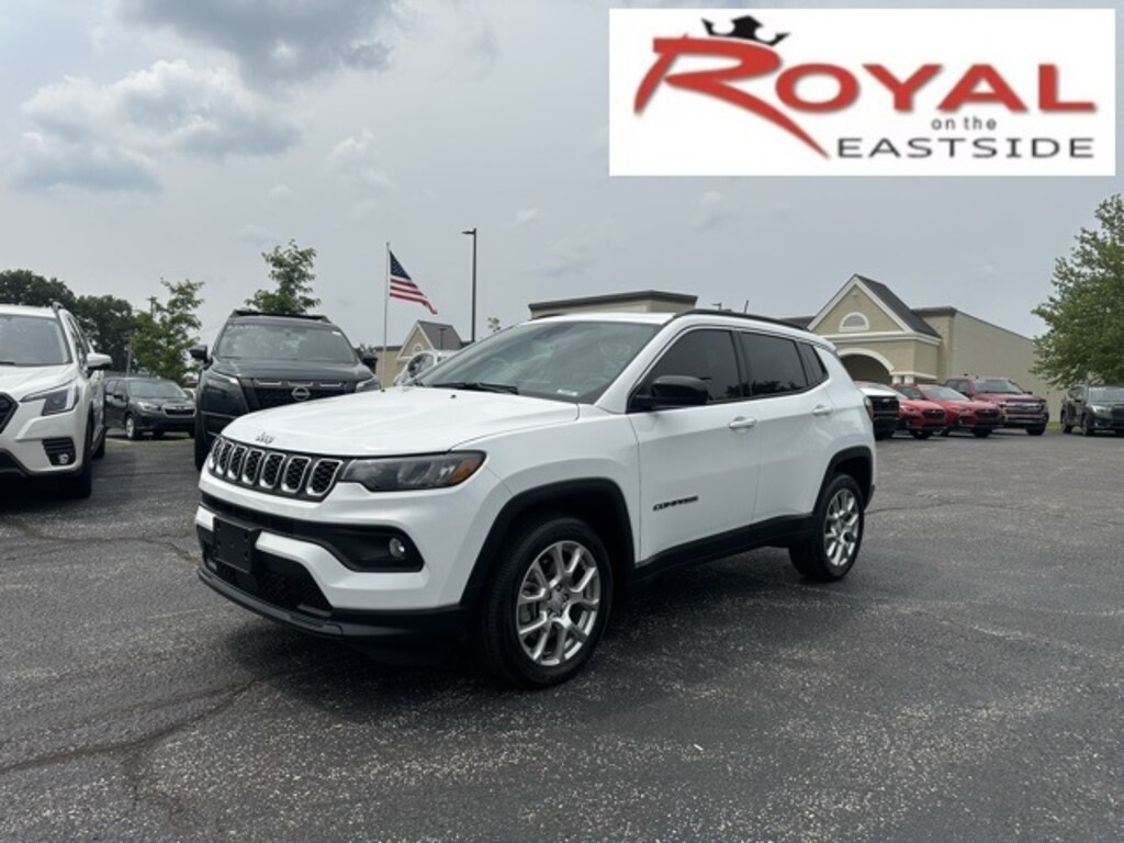 Used 2024 Jeep Compass Latitude Lux SUV