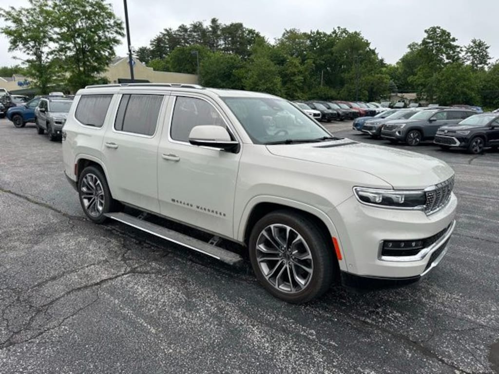 Used 2025 Jeep Grand Cherokee Laredo X SUV