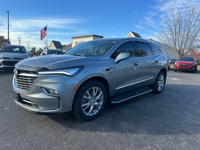 2024 Buick Enclave Essence's photo