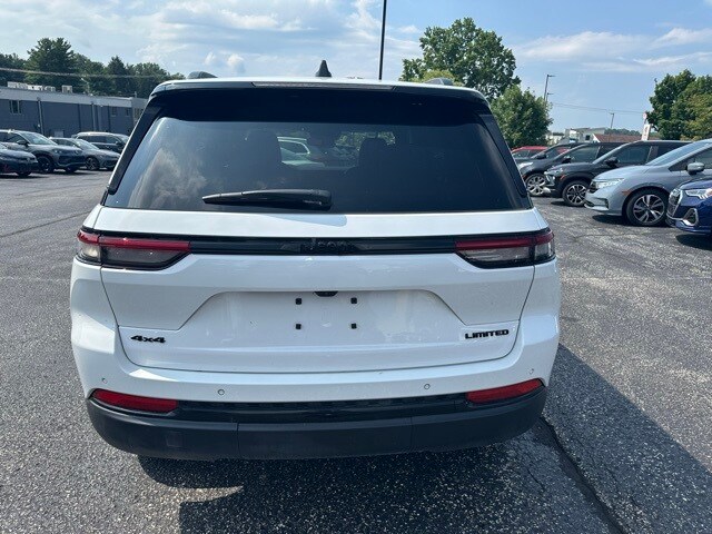 2024 Jeep Grand Cherokee Limited photo 4