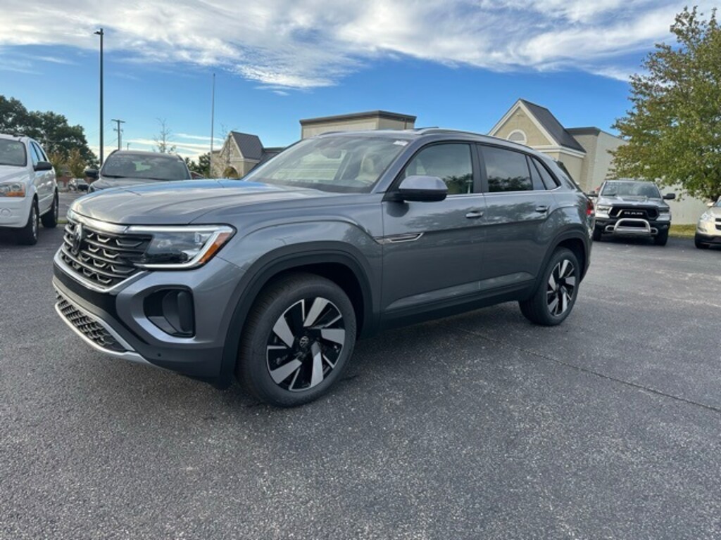 New 2025 Volkswagen Atlas Cross Sport 2.0T SE w/Technology SUV