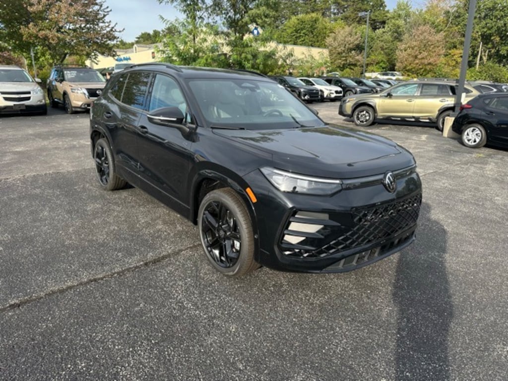 New 2025 Volkswagen Tiguan 2.0T SE R-Line Black SUV