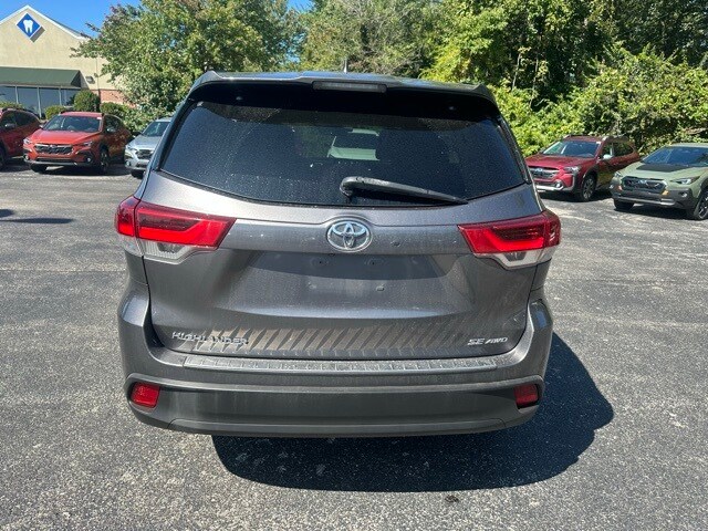2017 Toyota Highlander SE photo 4