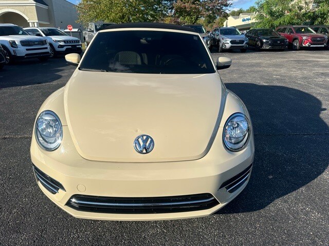 2019 Volkswagen Beetle Final Edition SE photo 2