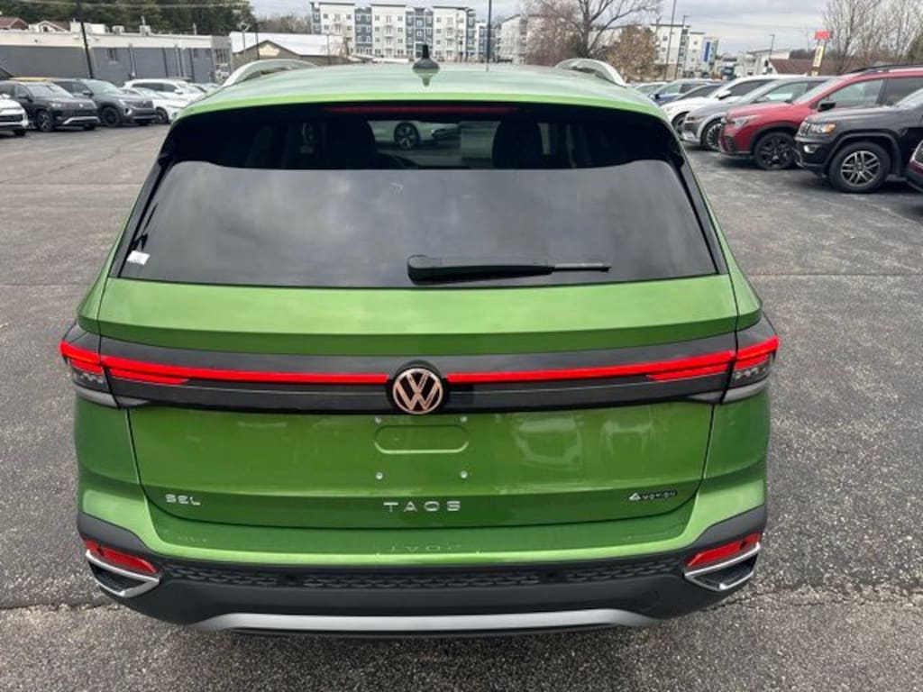 New 2026 Volkswagen Taos 1.5T SEL SUV