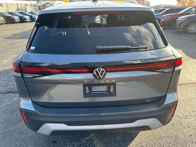 2026 Volkswagen Tiguan S photo 3