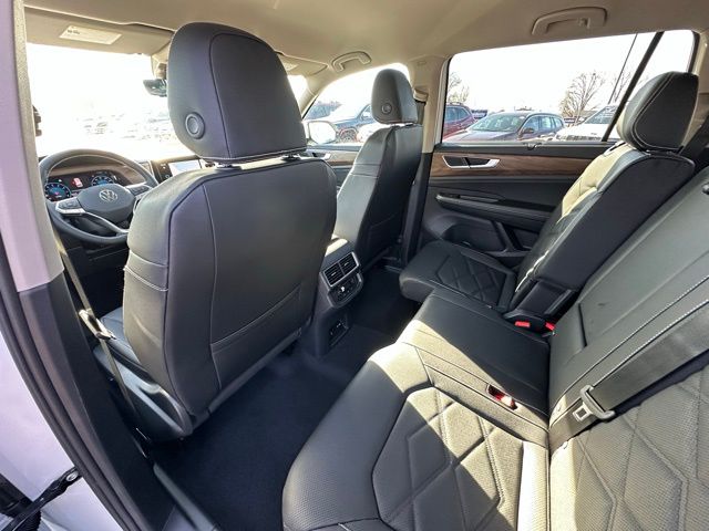2026 Volkswagen Atlas SE w/Tech - Photo 18