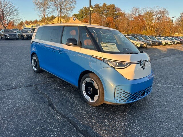 2025 Volkswagen ID. Buzz Pro Plus photo 3