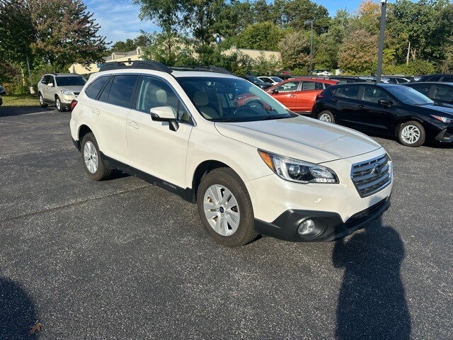 2016 Subaru Outback 2.5i Premium photo 2