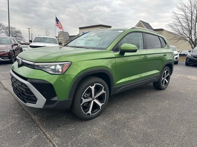 2026 Volkswagen Taos SEL's photo