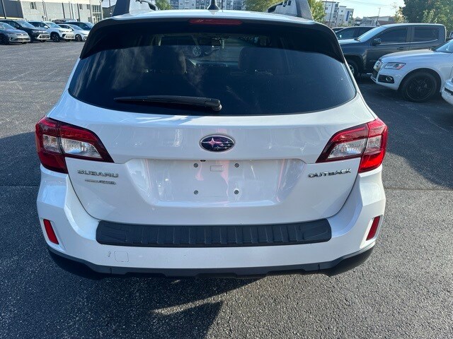 2016 Subaru Outback 2.5i Premium photo 3