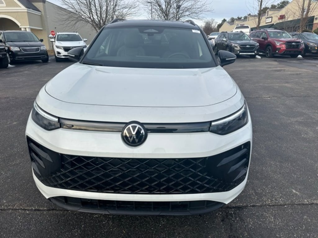 New 2026 Volkswagen Tiguan 2.0T SE R-Line Black SUV