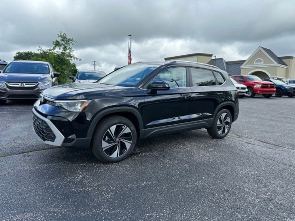 New 2026 Volkswagen Taos 1.5T SE SUV