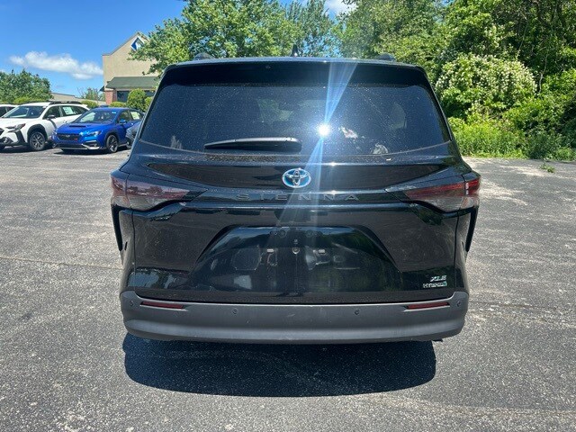 2024 Toyota Sienna XLE photo 4
