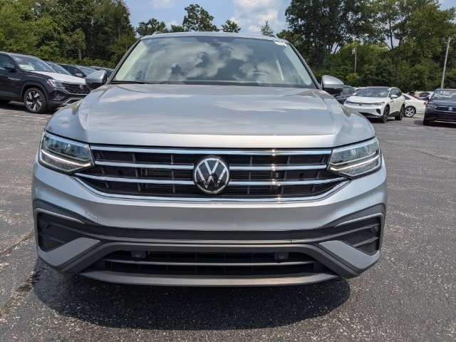 Used 2024 Volkswagen Tiguan SE with VIN 3VV3B7AX5RM008652 for sale in Bloomington, IN