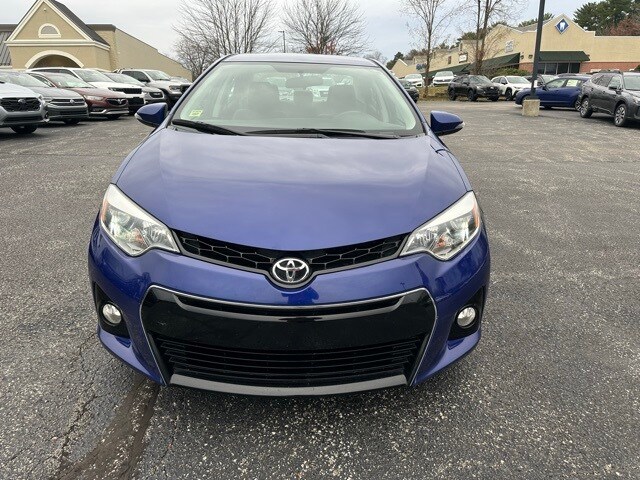 2015 Toyota Corolla L photo 2