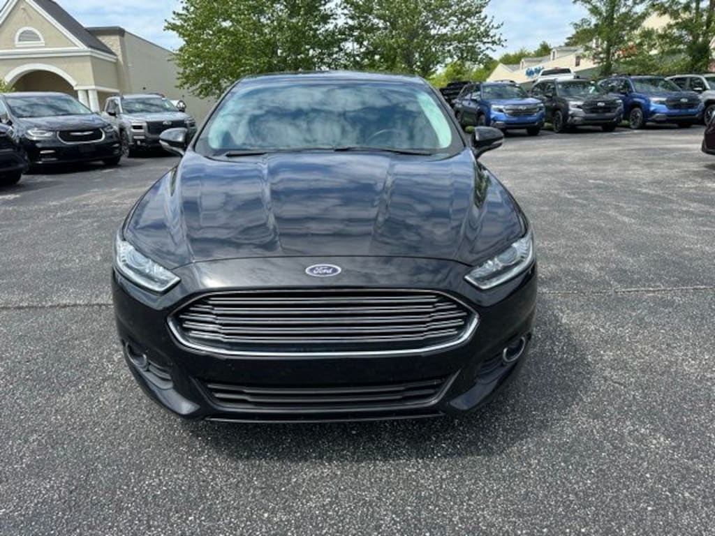 Used 2015 Ford Fusion SE Sedan