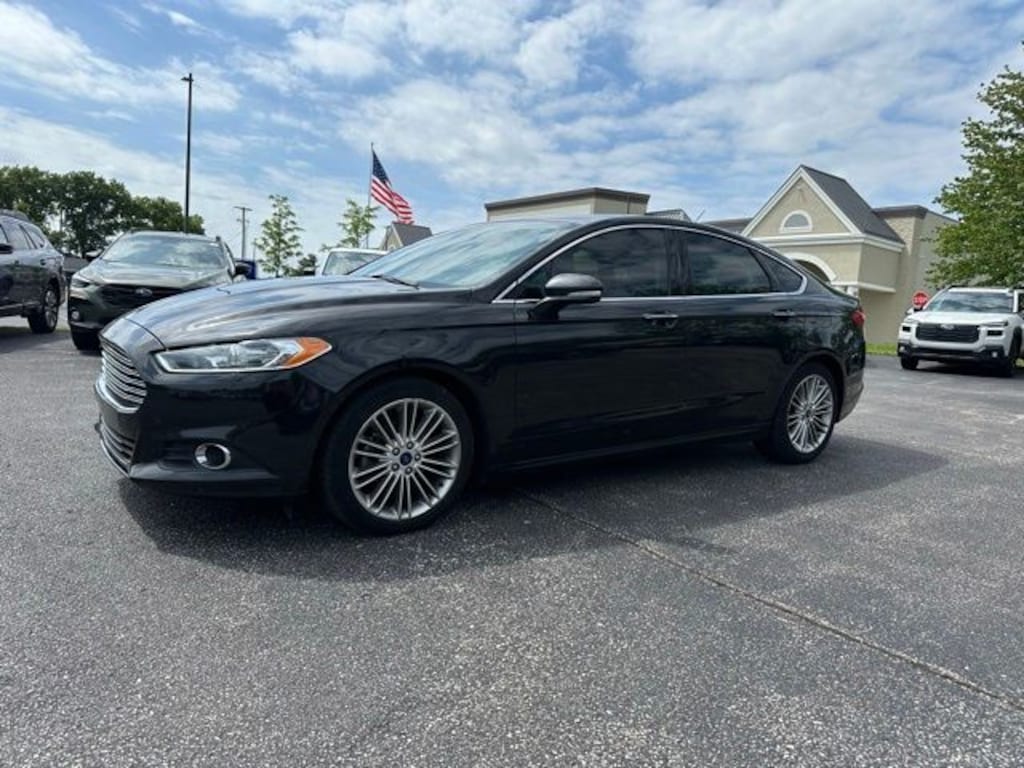 Used 2015 Ford Fusion SE Sedan