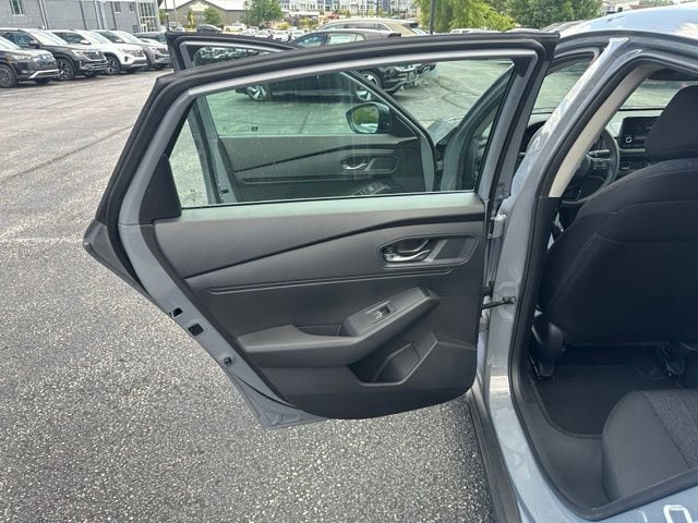 2025 Honda Accord SE - Photo 17
