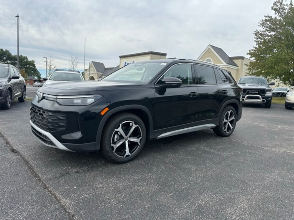 New 2025 Volkswagen Tiguan 2.0T SE SUV